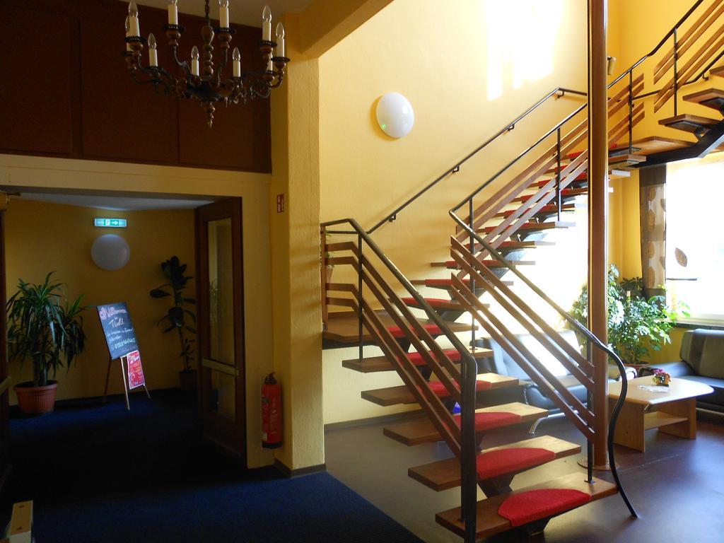 Tivoli Hotel Zerbst Buitenkant foto