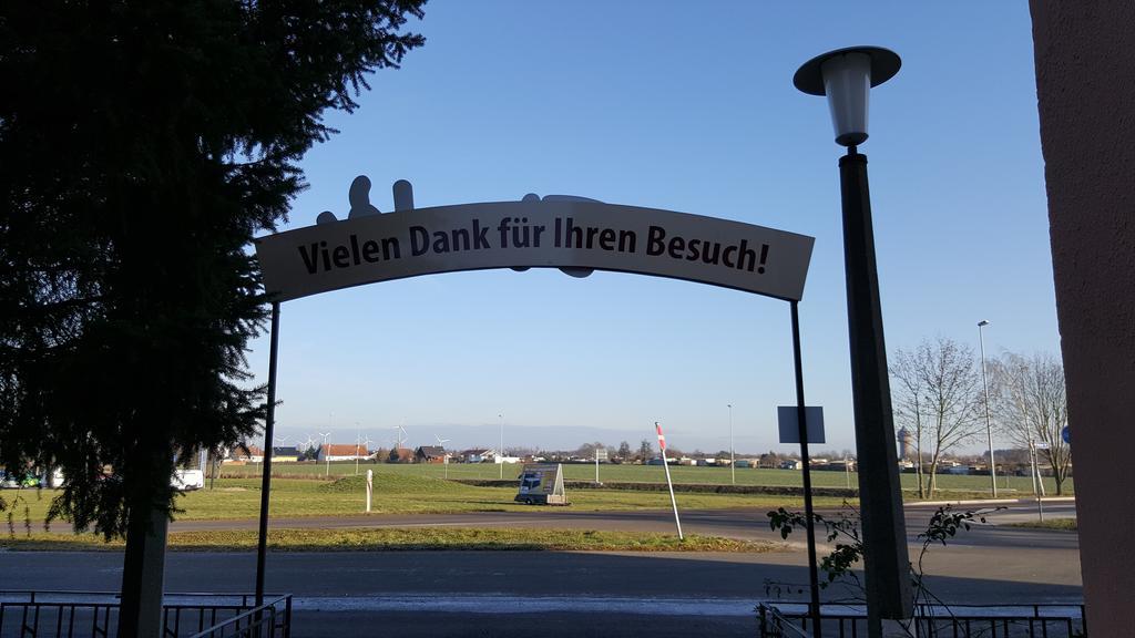 Tivoli Hotel Zerbst Buitenkant foto