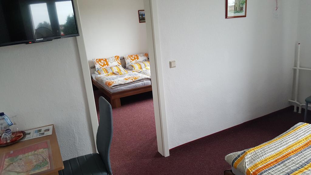 Tivoli Hotel Zerbst Buitenkant foto