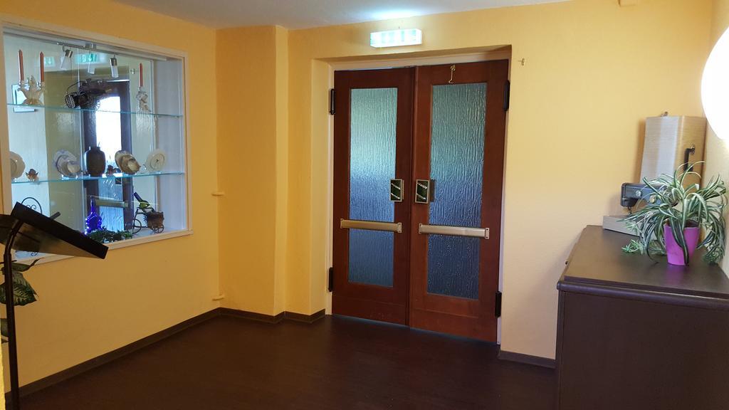 Tivoli Hotel Zerbst Buitenkant foto